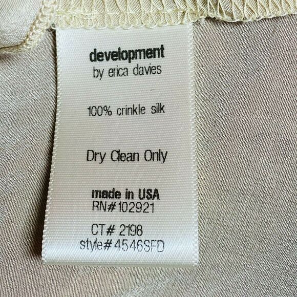 Development by Erica Davies Red Gold Crinkle Silk Dress Size 4 - Picture 8 of 9